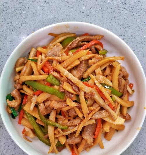 肉丝炒双菌怎么做？步骤和技巧有哪些？