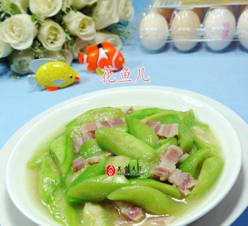 双椒炝肉皮的做法是什么？如何在家轻松制作？