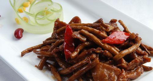 瘦肉炒茶树菇怎么做？步骤和技巧有哪些？