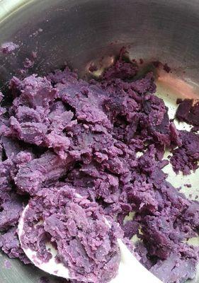 紫薯糯米椰丝饼的做法是什么？制作过程中有哪些常见问题？