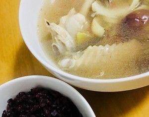 百合枸杞鸡汤怎么做？有哪些健康益处？