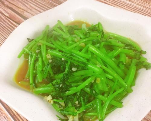 茼蒿荷包蛋汤面怎么做？步骤和技巧是什么？