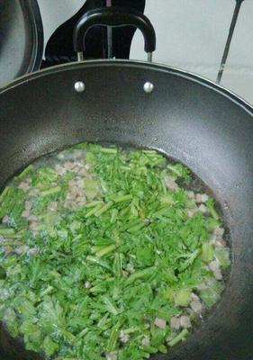 茼蒿荷包蛋汤面怎么做？步骤和技巧是什么？