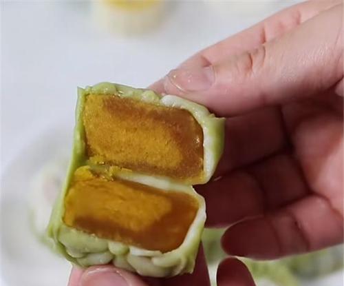 冰皮月饼不用烤箱怎么做？详细步骤和技巧是什么？