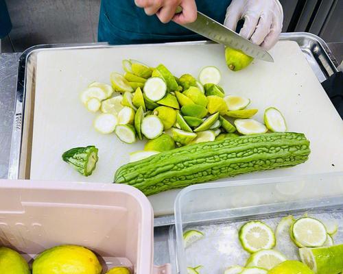 冰柠檬怎么做？制作冰柠檬的步骤和技巧是什么？