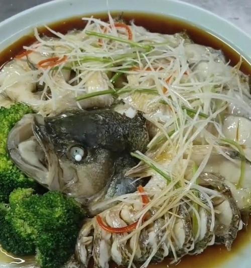 清蒸裸斑鱼怎么做？步骤和技巧有哪些？