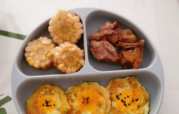 宝宝版香蕉小白菜蛋黄饼怎么做？有哪些步骤和注意事项？