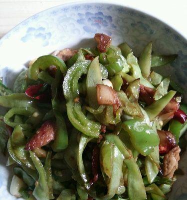 扁豆木耳烧肉怎么做？步骤和技巧有哪些？