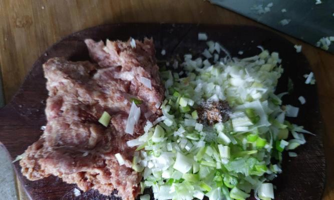 猪肉水萝卜饺子怎么做？步骤和技巧是什么？