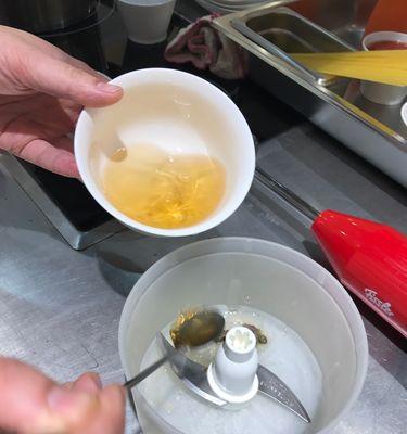 白葡萄酒的做法是什么？如何在家自制白葡萄酒？