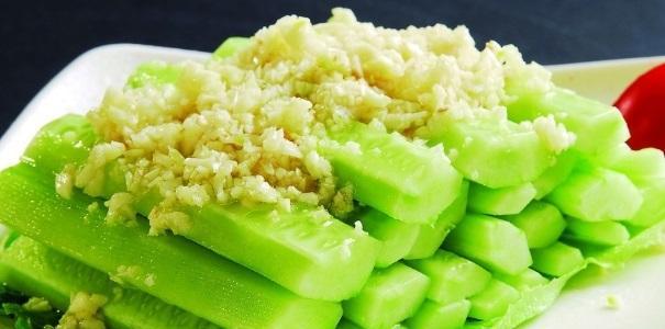 蒜泥黄瓜怎么做？详细步骤和技巧是什么？