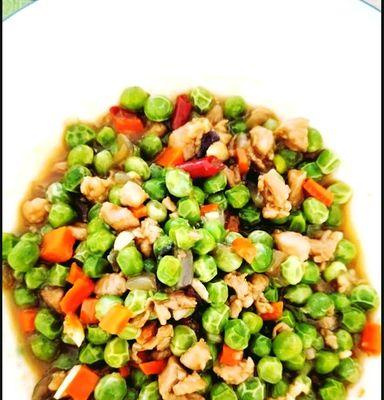豌豆爆肉丁的做法是什么？如何快速掌握这道菜的烹饪技巧？