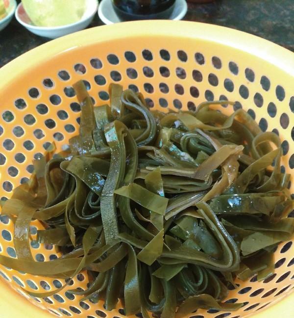 清炖猪尾海带的美味做法（家庭厨房也能轻松做出的营养佳肴）