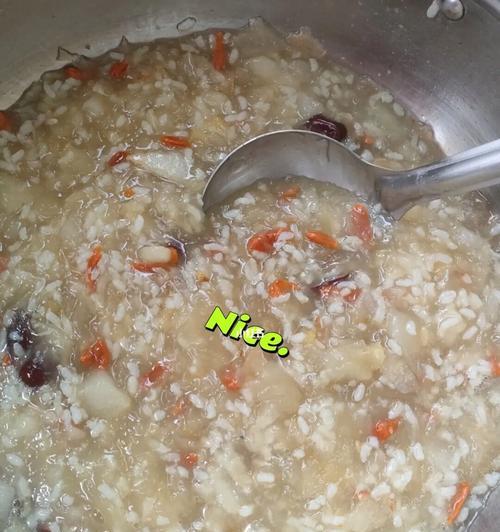 薄荷枸杞雪梨粥的制作方法（健康美味）