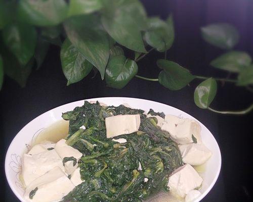 炒河粉茼蒿汤美食制作（在家轻松做出道地的茼蒿汤）