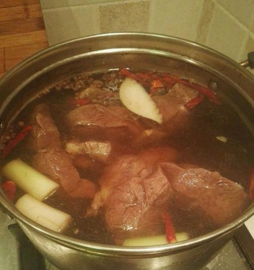 清炖牛腱，味蕾盛宴（慢火熬制）