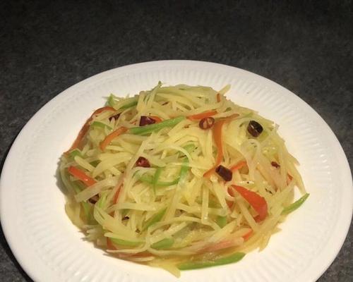 酸辣土豆丝的做法（家常美食）
