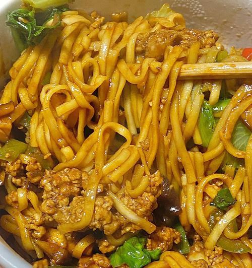 肉酱拌面的做法（家常美食）