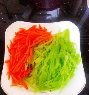 以什锦三丝，美味又健康（中华美食闪耀世界）