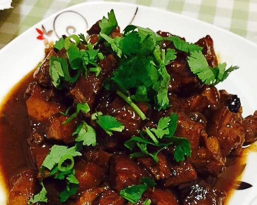 坛焖肉怎么做？详细步骤和技巧是什么？