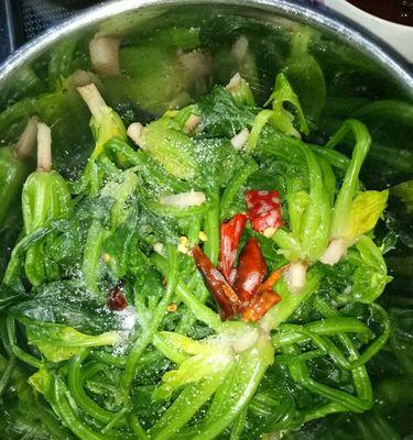 健康美味，菠菜拌出不一样的风味（15种不同口味菠菜拌）
