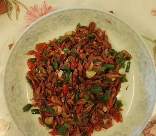 小河虾怎么做才鲜嫩可口？有哪些简单易学的家常做法？