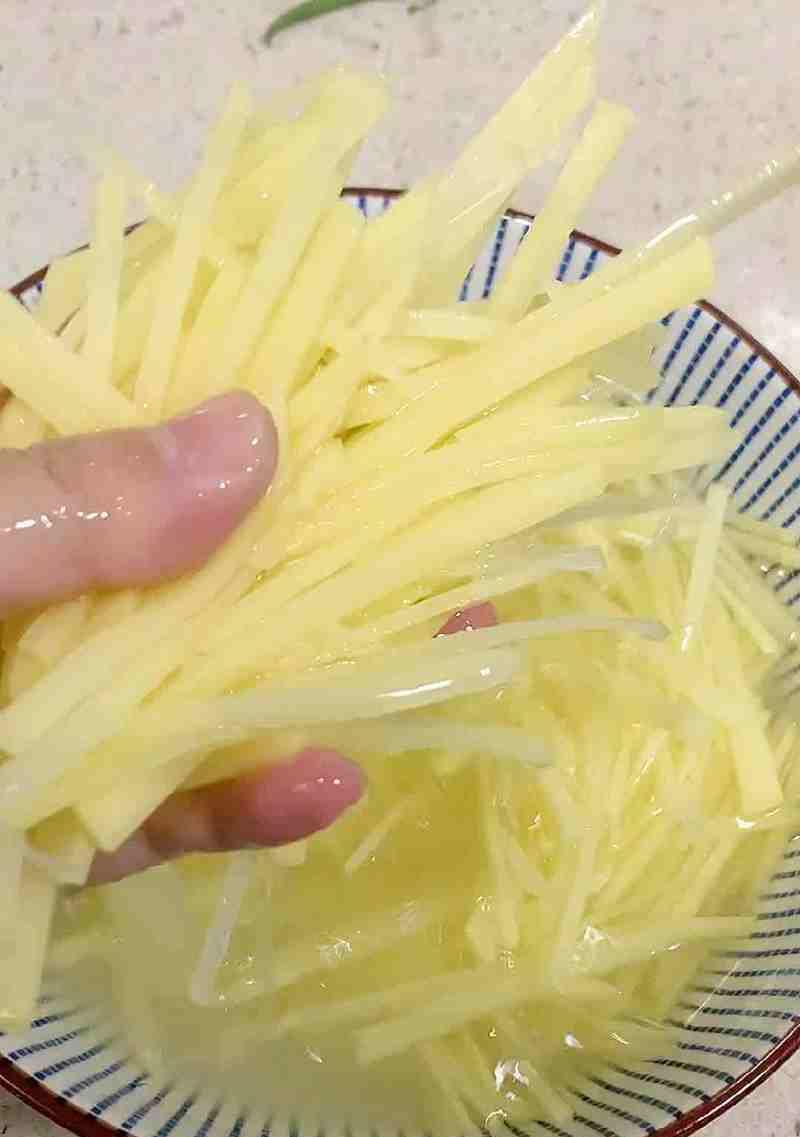 清爽土豆丝怎么做？有哪些小技巧可以做出爽口土豆丝？