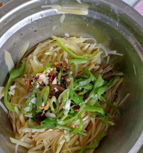 清爽土豆丝怎么做？有哪些小技巧可以做出爽口土豆丝？