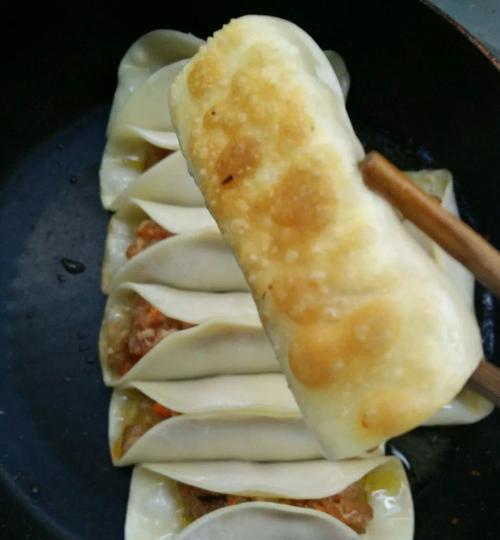 猪肉白菜锅贴怎么做？制作过程中有哪些常见问题？