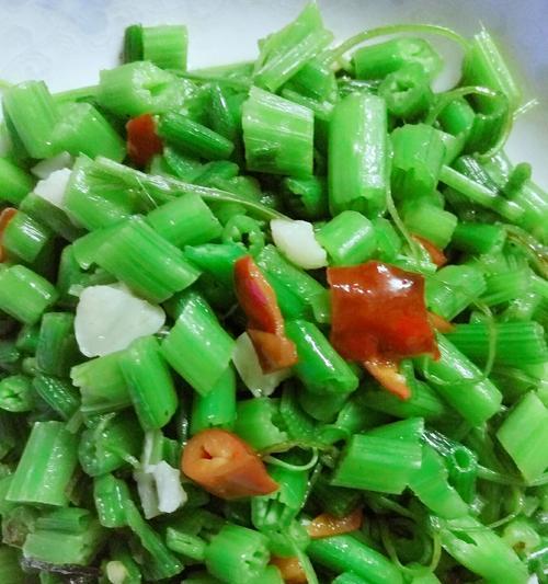 菜椒炒南瓜藤怎么做？步骤和技巧是什么？
