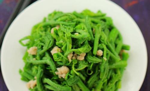 菜椒炒南瓜藤怎么做？步骤和技巧是什么？