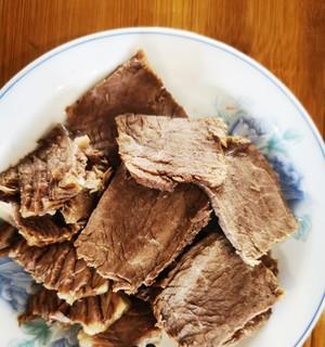 白切牛肉怎么做才正宗？详细步骤和技巧是什么？