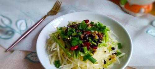 青椒土豆丝怎么做？步骤和技巧有哪些？