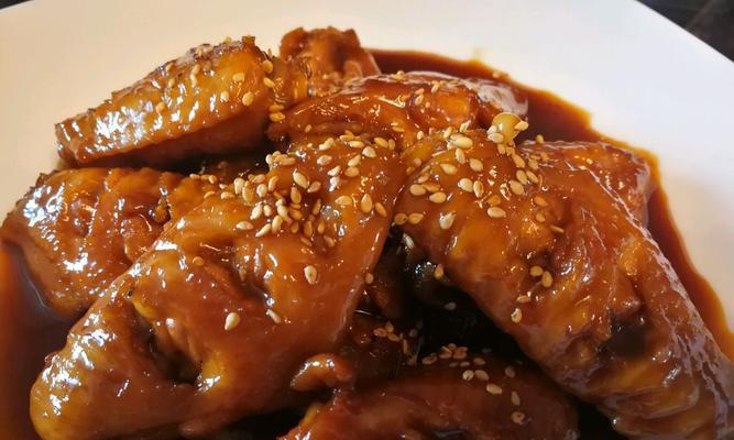 营养丰富的土豆烧鸡翅，美味健康的居家小菜（营养丰富的土豆烧鸡翅）