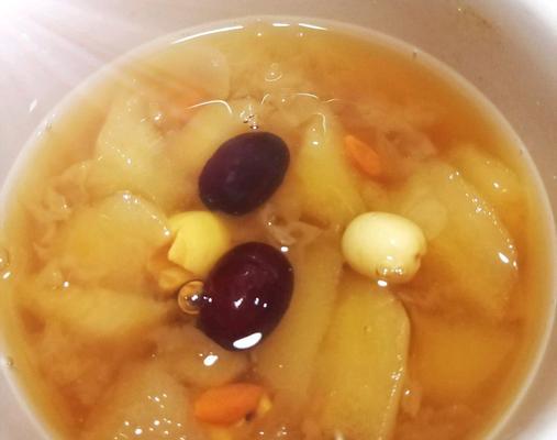 银耳梨子汤的制作方法（健康养生）