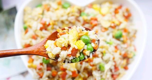 甜菜炒饭怎么做才能留住春天的颜色？