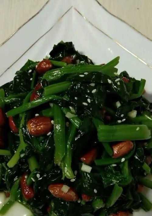 轻便菠菜的做法有哪些？如何快速准备营养美味的菠菜？