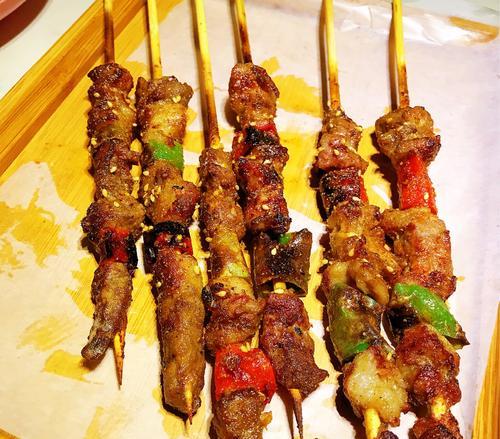 烧烤牛肉串的做法是什么？如何在家轻松制作美味的烧烤牛肉串？
