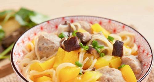肉丸煮面条的做法是什么？如何做出美味的肉丸煮面条？