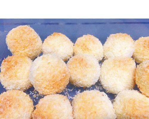 如何制作美味的紫米紫薯椰丝球（做法详解）