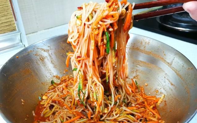 柴鱼黄瓜冷面怎么做？详细步骤和技巧是什么？