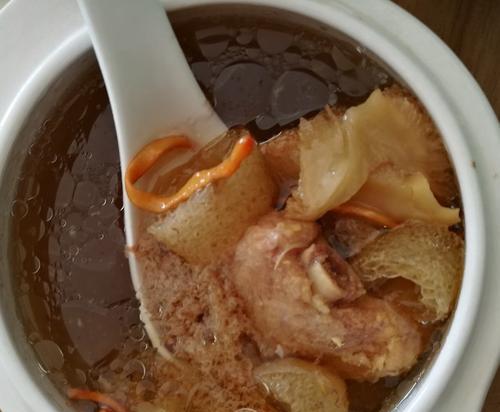 竹笙香菇排骨汤怎么做？有哪些步骤和技巧？