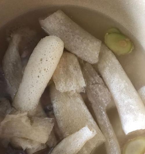 竹笙香菇排骨汤怎么做？有哪些步骤和技巧？