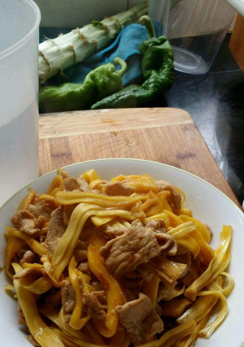 菠萝炒肉片怎么做？步骤和技巧有哪些？