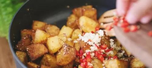 孜然锅巴土豆怎么做？详细步骤和常见问题解答？