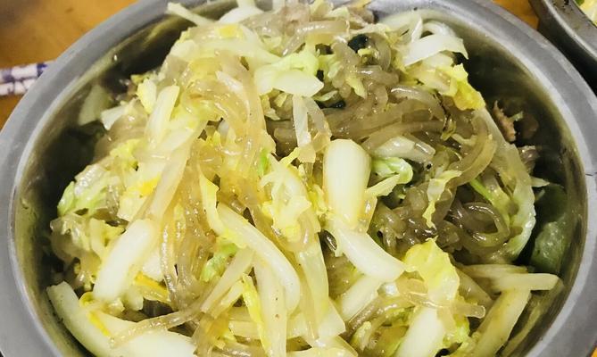 手把手教你做白菜炒粉丝，美味简单易学（简单易操作）