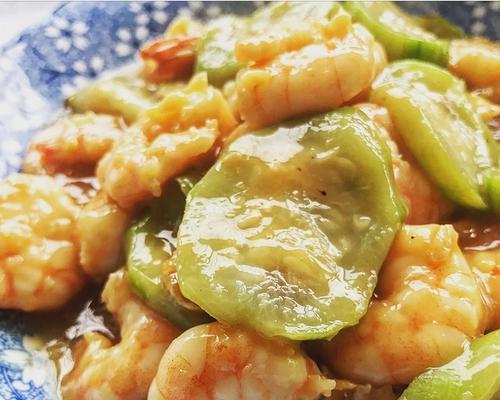 如何在家轻松制作美味的鲔鱼丝瓜？制作过程中常见问题有哪些？