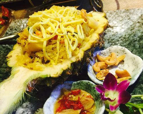 菠萝新天地的做法是什么？如何在家轻松制作？