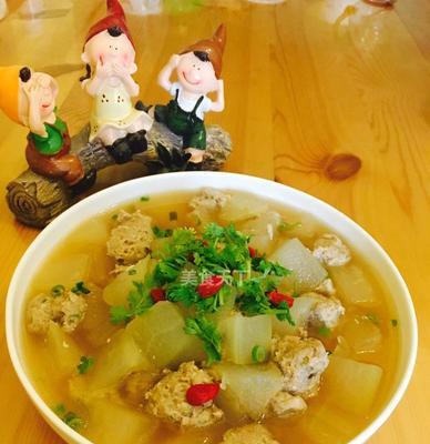 美味健康的肉丸冬瓜汤（富含营养）