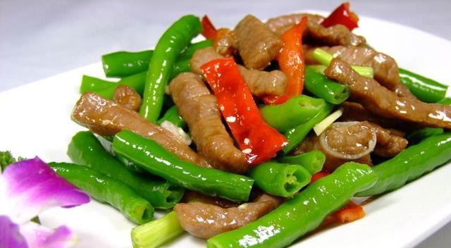 双椒洋葱牛柳怎么做？具体步骤和技巧是什么？